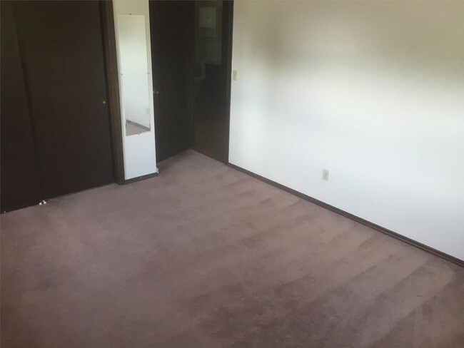 Foto del edificio - 800/2 Edgewood Dr - 802