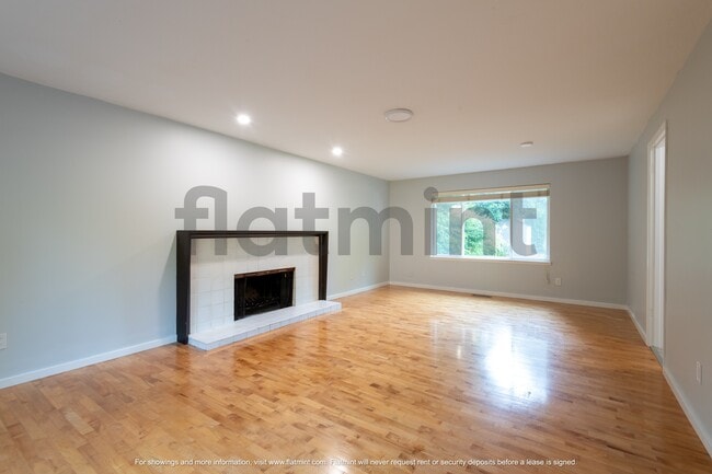 Photo - 7037 NE 137th St House