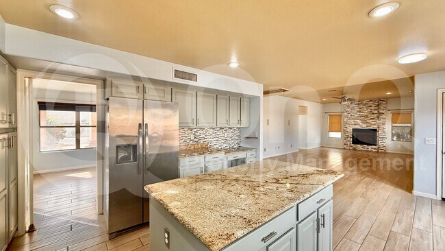 Foto del edificio - 3130 W Knudsen Dr