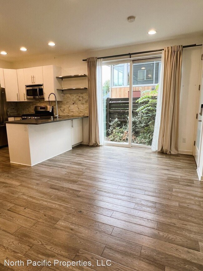 Building Photo - 3 br, 2.5 bath House - 811 S Cloverdale St