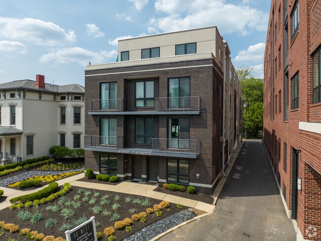 Building Photo - 40 West