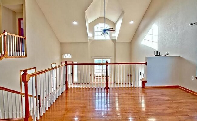 Foto del edificio - 1912 Country Ridge Dr