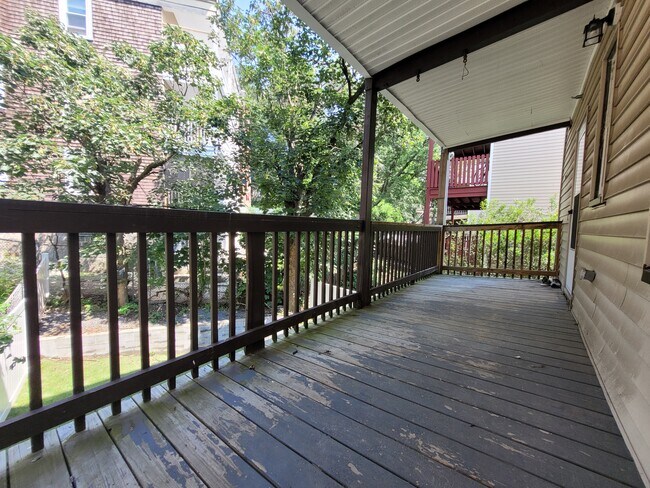 Building Photo - 19 Rowell St