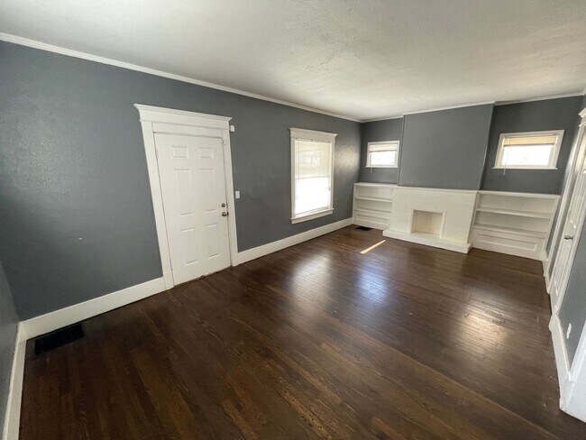 Foto del edificio - 3 Bedroom, 1 Bathroom House in Kansas City...