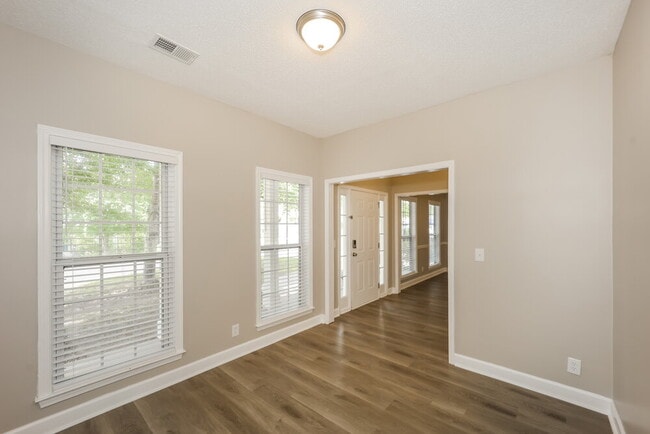 Foto del edificio - 284 Baldwin Ct