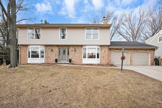 Building Photo - 310 Yosemite Trail