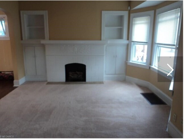Building Photo - 1474 Larchmont Rd
