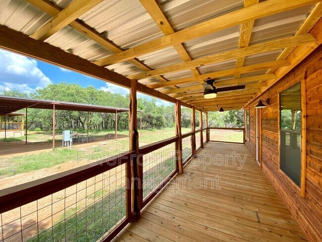 Foto del edificio - 624 Deer Creek Dr W
