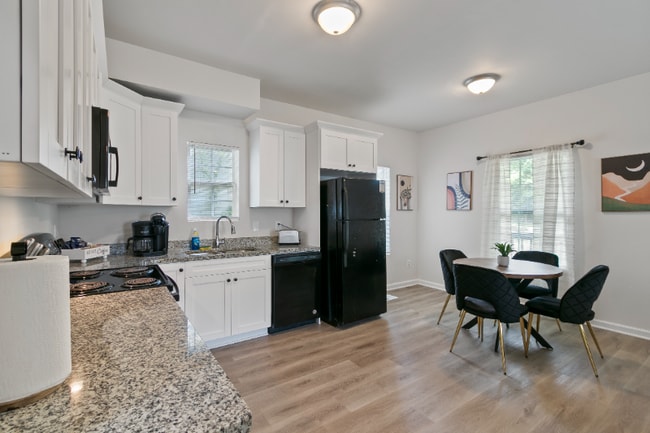 Building Photo - 987 Dimmock St SW