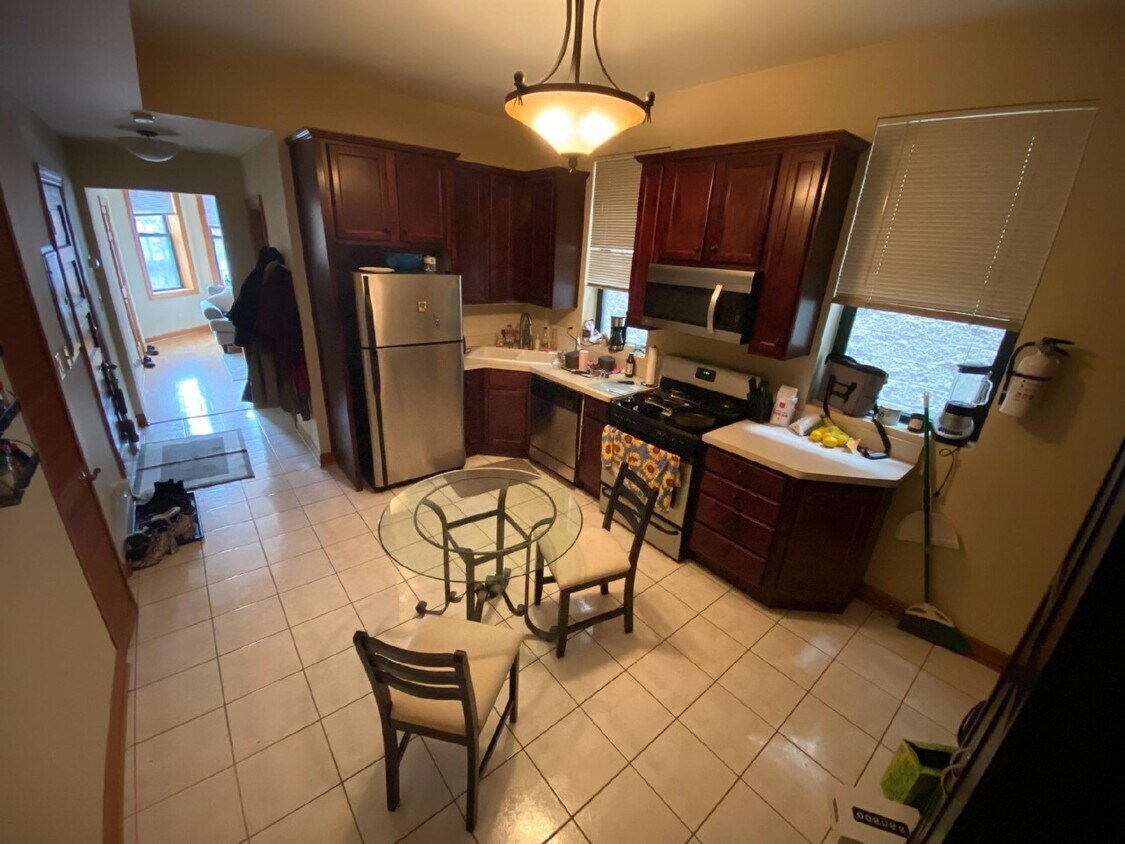 Foto del edificio - 2654 N Ashland Ave