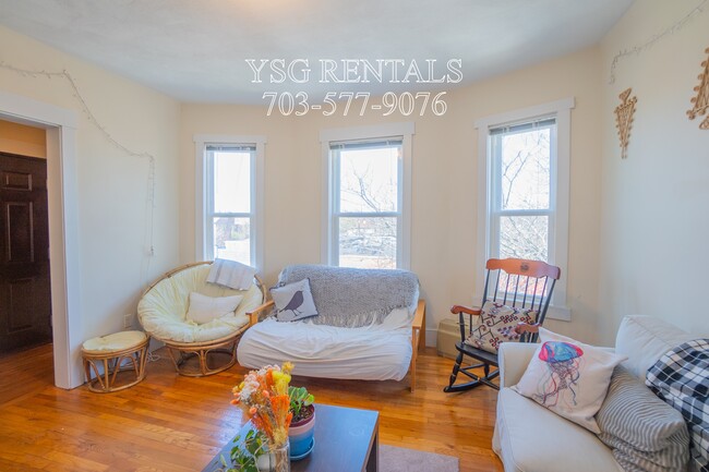 Building Photo - 364 Highland Ave