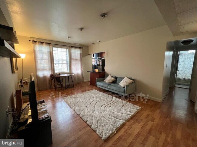 Foto del edificio - 1808 Queens Ln
