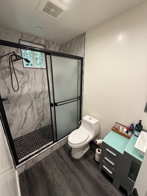 Foto del edificio - 15752 Royal Ridge Rd