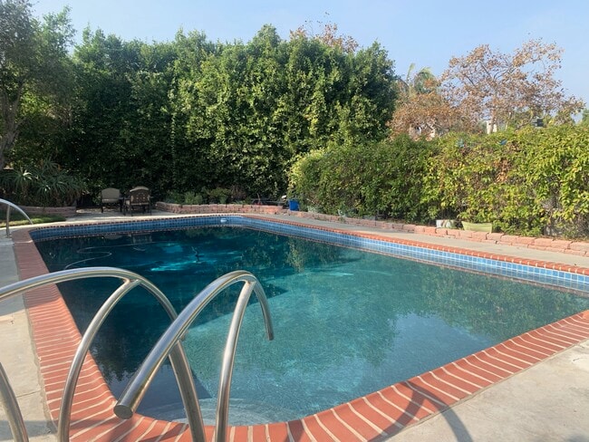 Pool - 415 S Rimpau Blvd