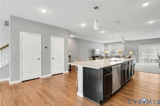 Foto del edificio - 5924 Whitehurst Ln