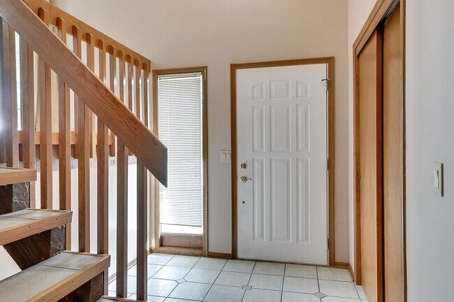 Building Photo - Beautiful Home for Rent in Omaha