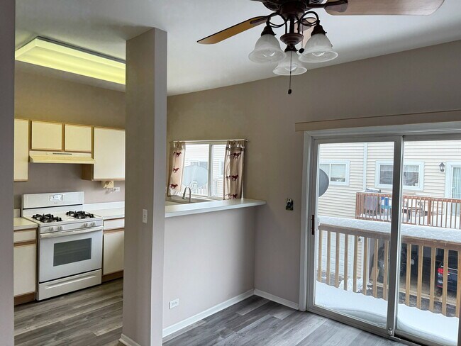 Foto del edificio - 1116 Village Center Pkwy