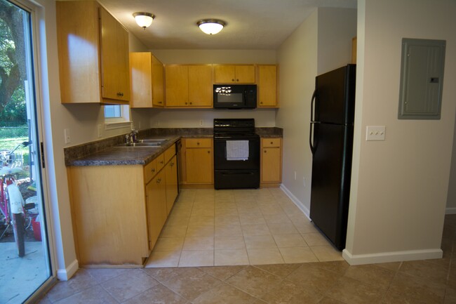 Kitchen - 4314 Catherine St