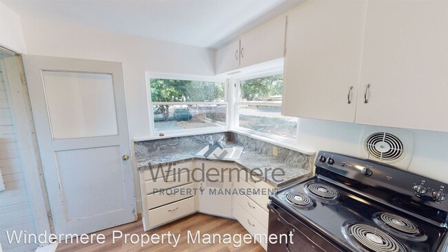 Building Photo - 2 br, 1 bath House - 25 E. Morton