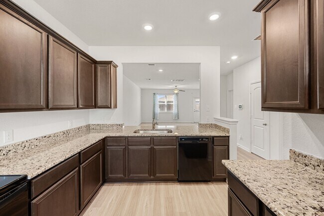 Foto del edificio - 15243 Crescent Brookfield Dr