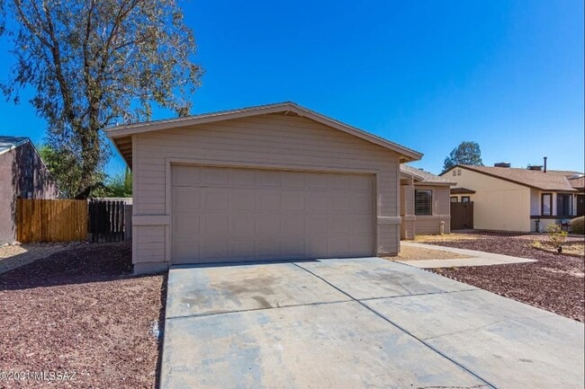 Building Photo - 1940 W Chardonnay Dr