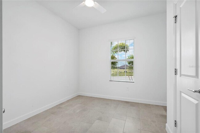 Foto del edificio - 14735 Bluewater Rd