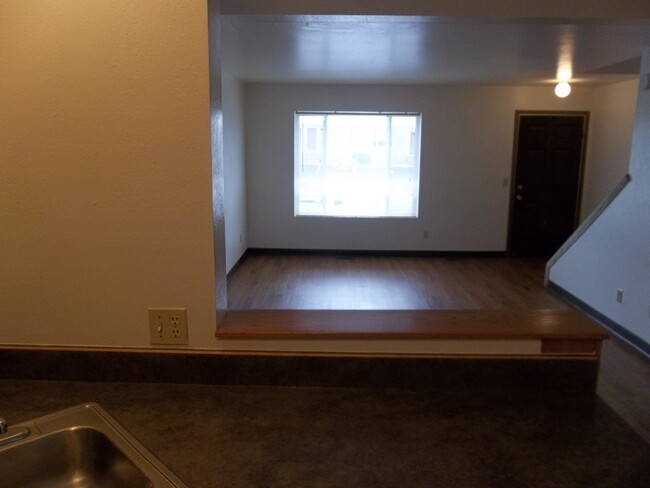 Building Photo - 920 Appian Way