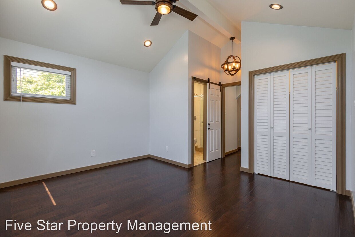 Primary Photo - 3 br, 2 bath House - 470 Walnut Street