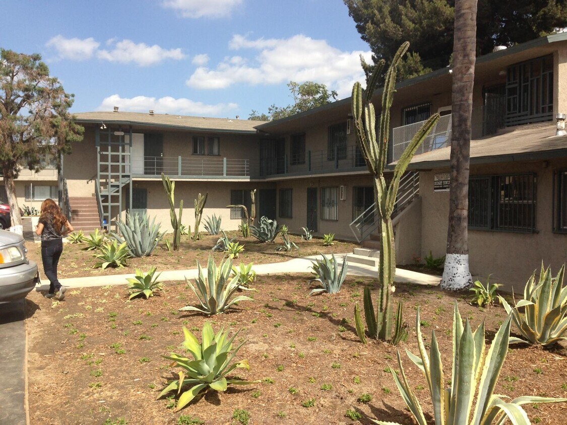 Primary Photo - 2209 E El Segundo Blvd