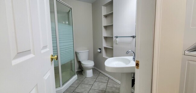 Photo du bâtiment - 1970-300-112 12 Ave