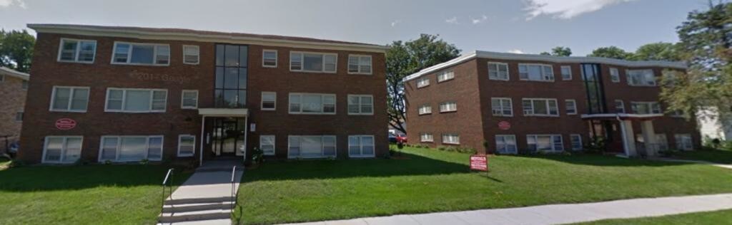 Primary Photo - 1472 Larpenteur Ave W