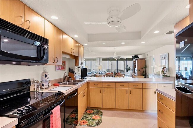 Foto del edificio - 6480 Midnight Pass Rd