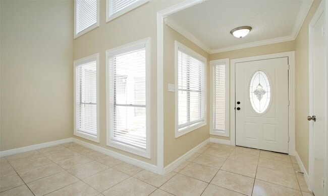 Building Photo - 6940 Foxmont Ln