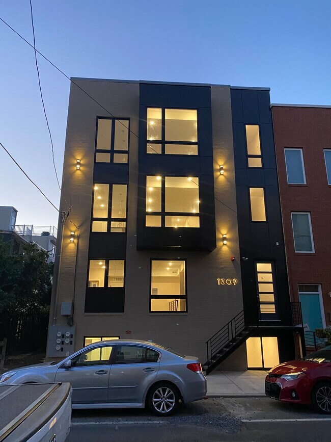 Exterior - 1309 S 20th St