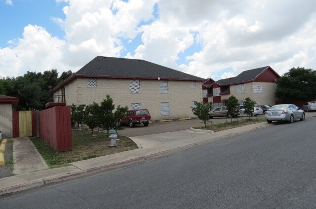 Primary Photo - St. Lawrence Apartments