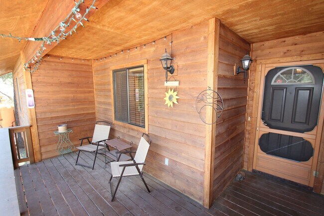Foto del edificio - Peaceful Kachina Village Home | Backs National Forest + A/C
