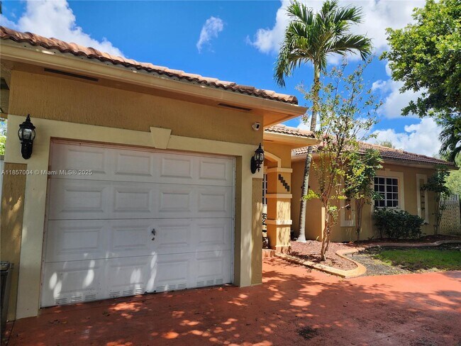 Building Photo - 16441 NW 89th Ct
