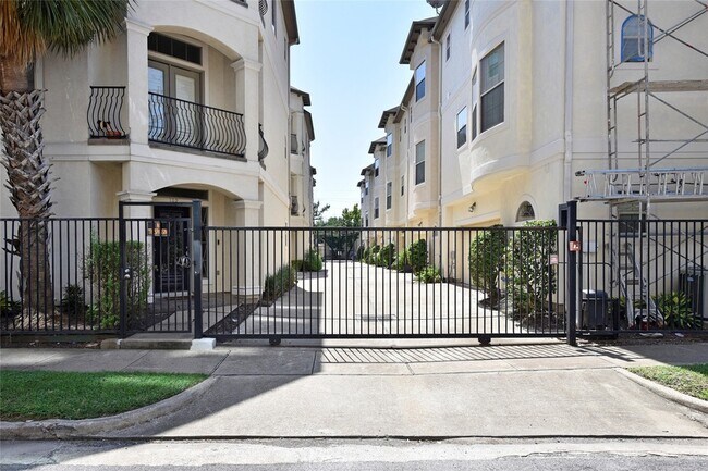 Foto del edificio - 118 Drew St