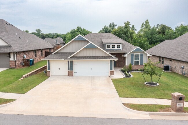 Building Photo - Beautiful Home in Woodland Park