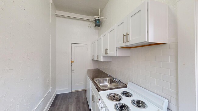 Foto del edificio - 99 Brainerd Rd