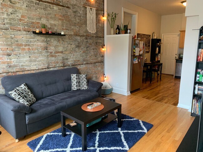 Foto del edificio - 1344 N Bosworth Ave