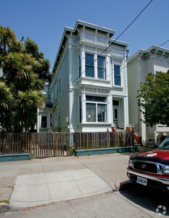 Building Photo - 1832 Page St