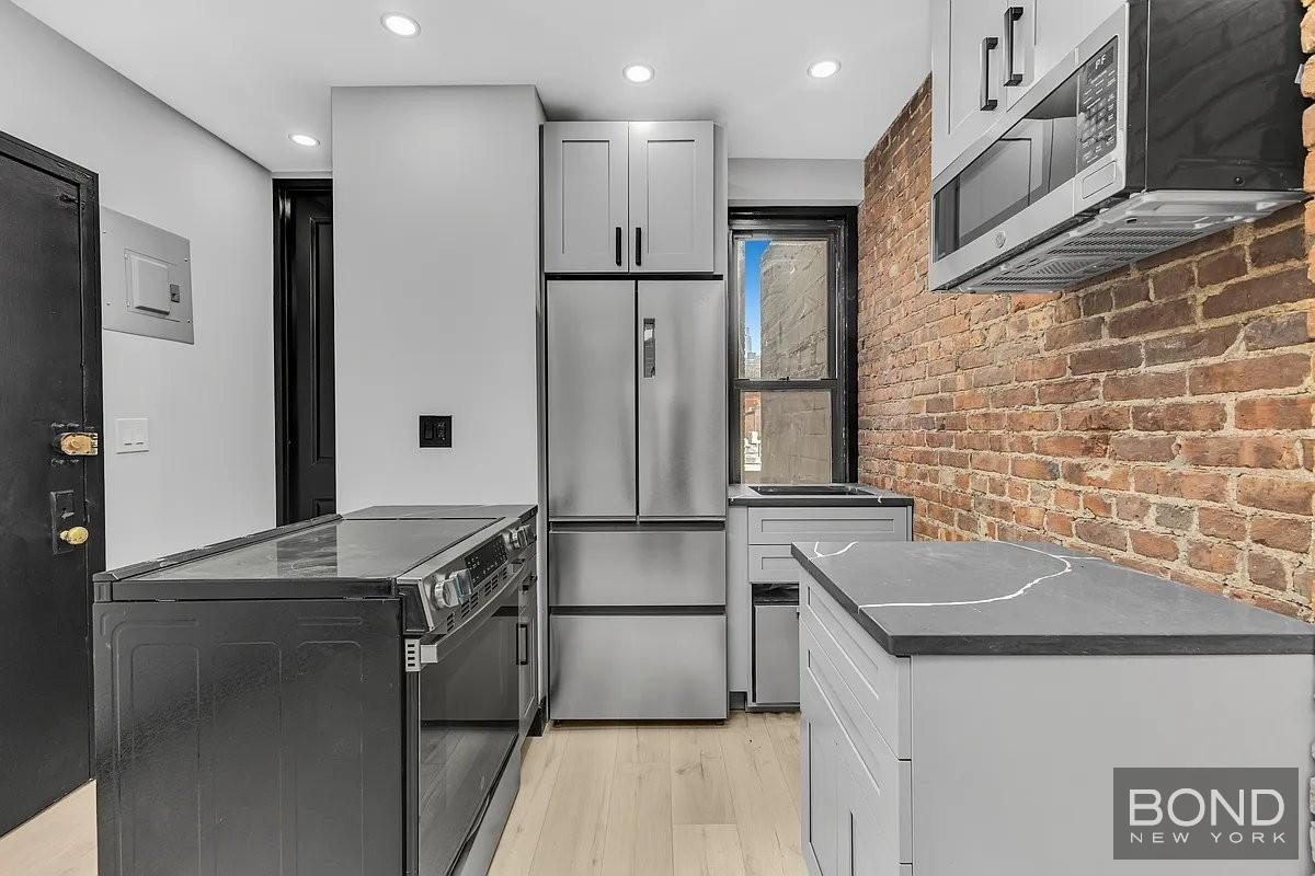 Building Photo - 438 W 52nd St