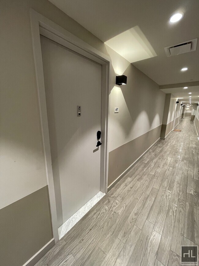 Building Photo - Large 2 bedroom on BUSHWICK AVENUE