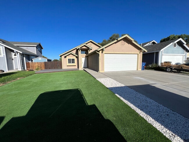 Building Photo - 1041 Deena Way