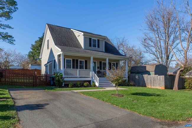 Foto del edificio - 1008 Locust Ln