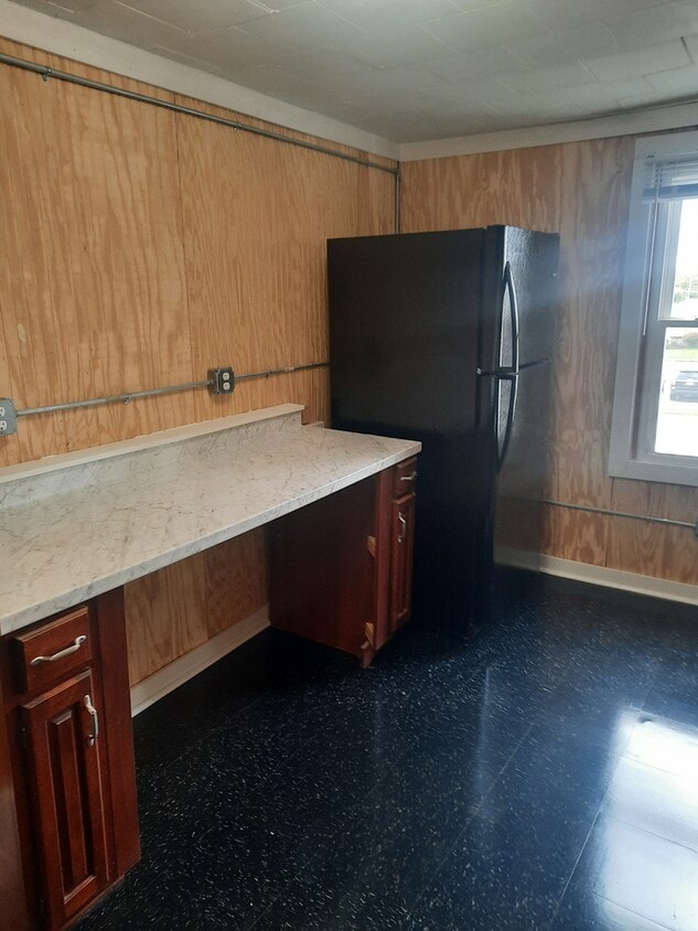 Primary Photo - 309 N James St