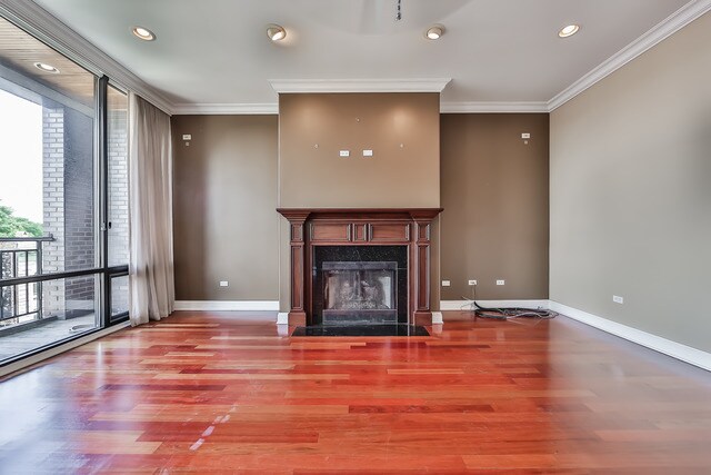 Building Photo - 2129 W Belmont Ave