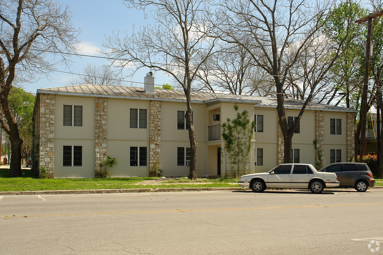 Primary Photo - The Garden Apartments