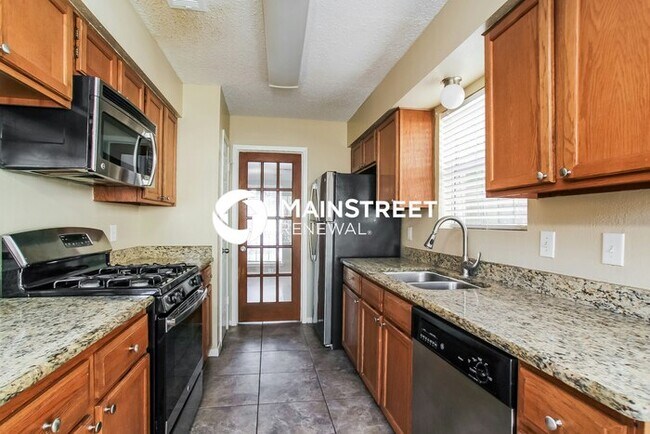 Foto del edificio - 4 Bedroom Pet-Friendly Home in Humble, TX with Main Street Renewal